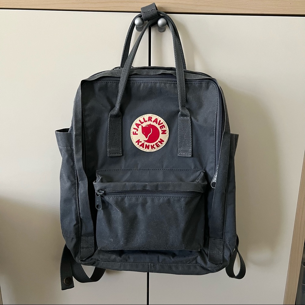 Fjallraven Kanken 13 in. Laptop Backpack Graphite